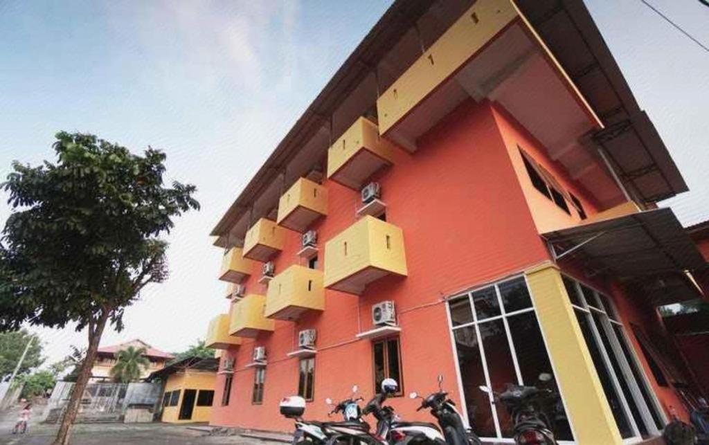 Oyo 2486 Bahana Guest House Manado Exterior foto